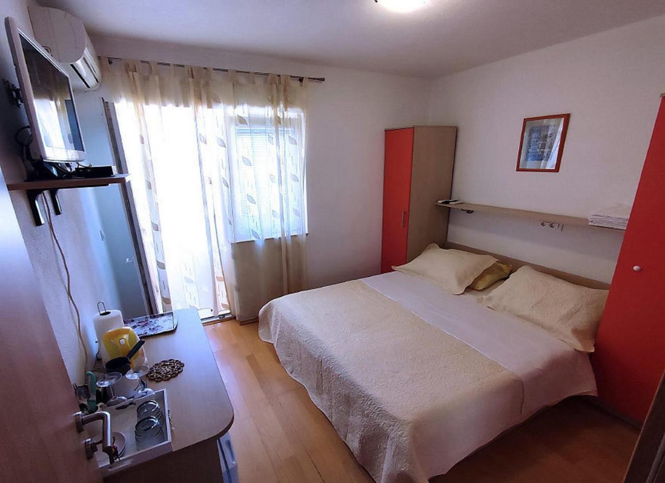Apartments And Rooms By The Sea Tucepi, Makarska - 6058 Exterior foto